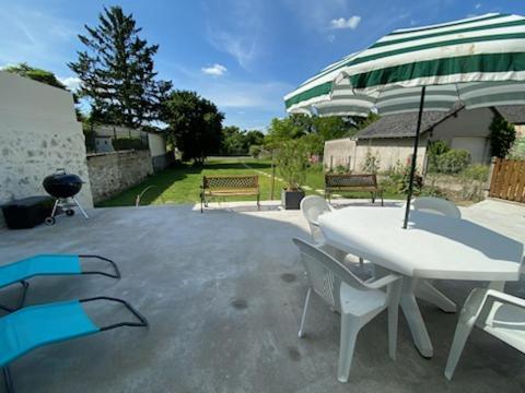 Gite Au Bord Du Cher "La Mesange Verte" Savonnieres Exterior photo